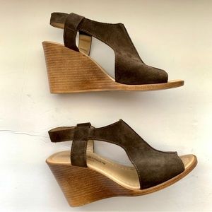 Anthropologie Barbara Barbieri Suede Wedge